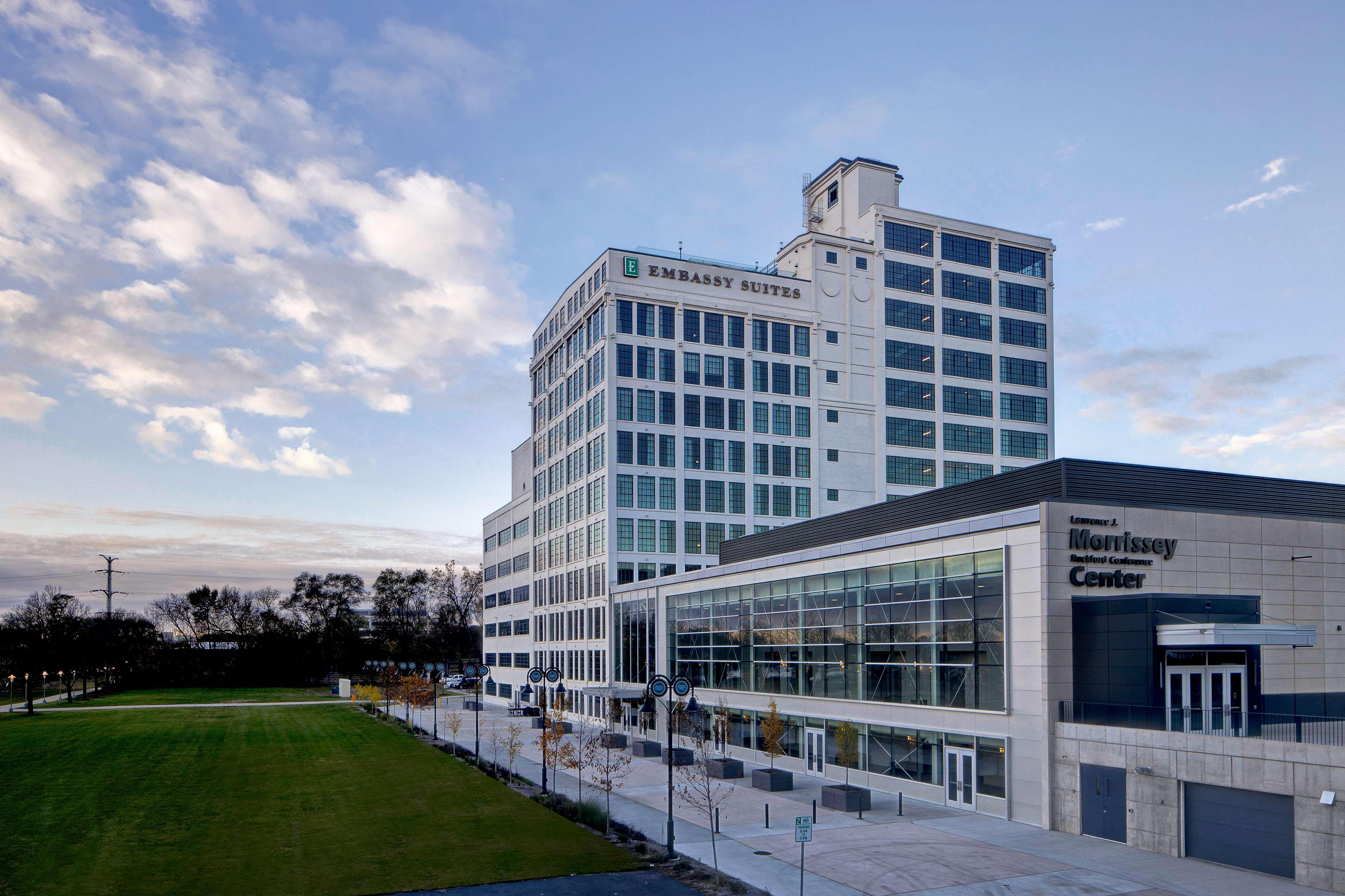 Embassy Suites By Hilton Rockford Riverfront Exterior photo